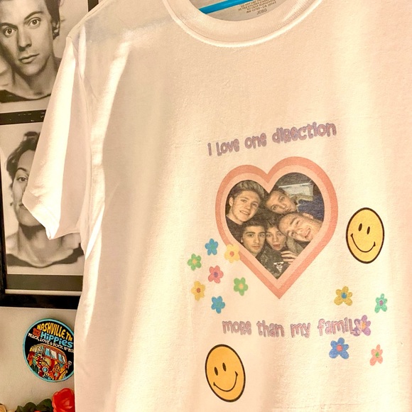 y2k one direction tee! - Picture 2 of 3